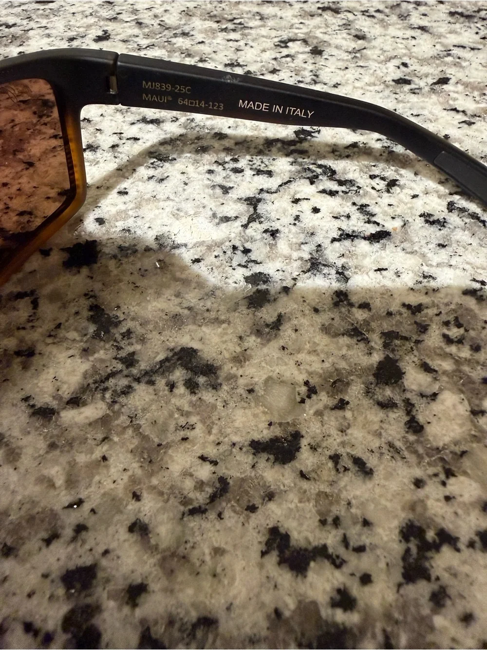 Alenuihaha Maui Jim Two-Tone Brown Gradient Rectangular Sunglasses.  NEW